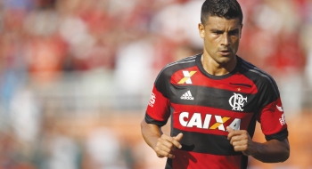 Exames de controle de dopagem alertaram para tumor do jogador Ederson, do Flamengo
